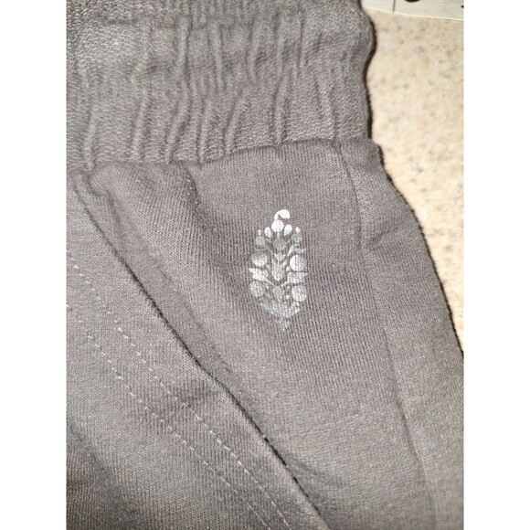 Free People FP Movement Medium Joggers Sweatpants Skinny Pockets Gray XS - Picture 2 of 4